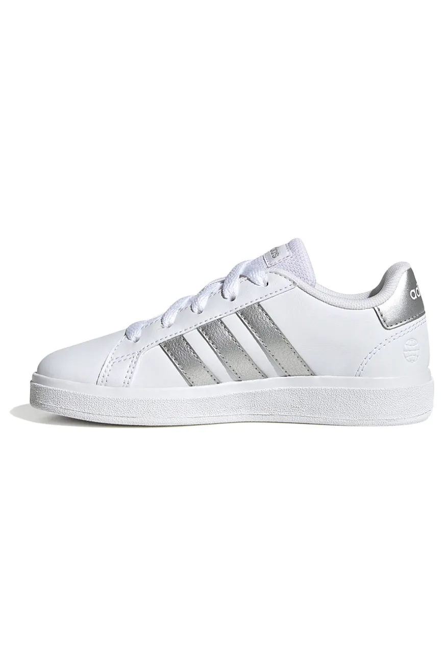 Adidas Grand Court 2 K – Weiße Sneakers mit silbernen Streifen