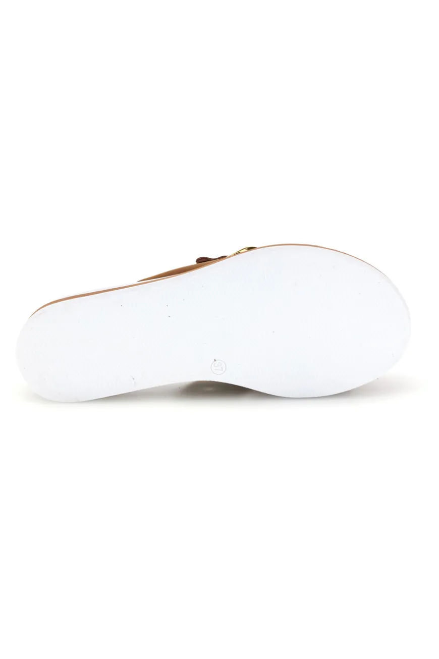 Ciabatta marrone con catena decorativa Prima riga M205