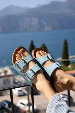 Ciabatte azzurre doppia fibbia sottopiede in pelle suola antiscivolo Pittarello Green walk 335CF20630SR
