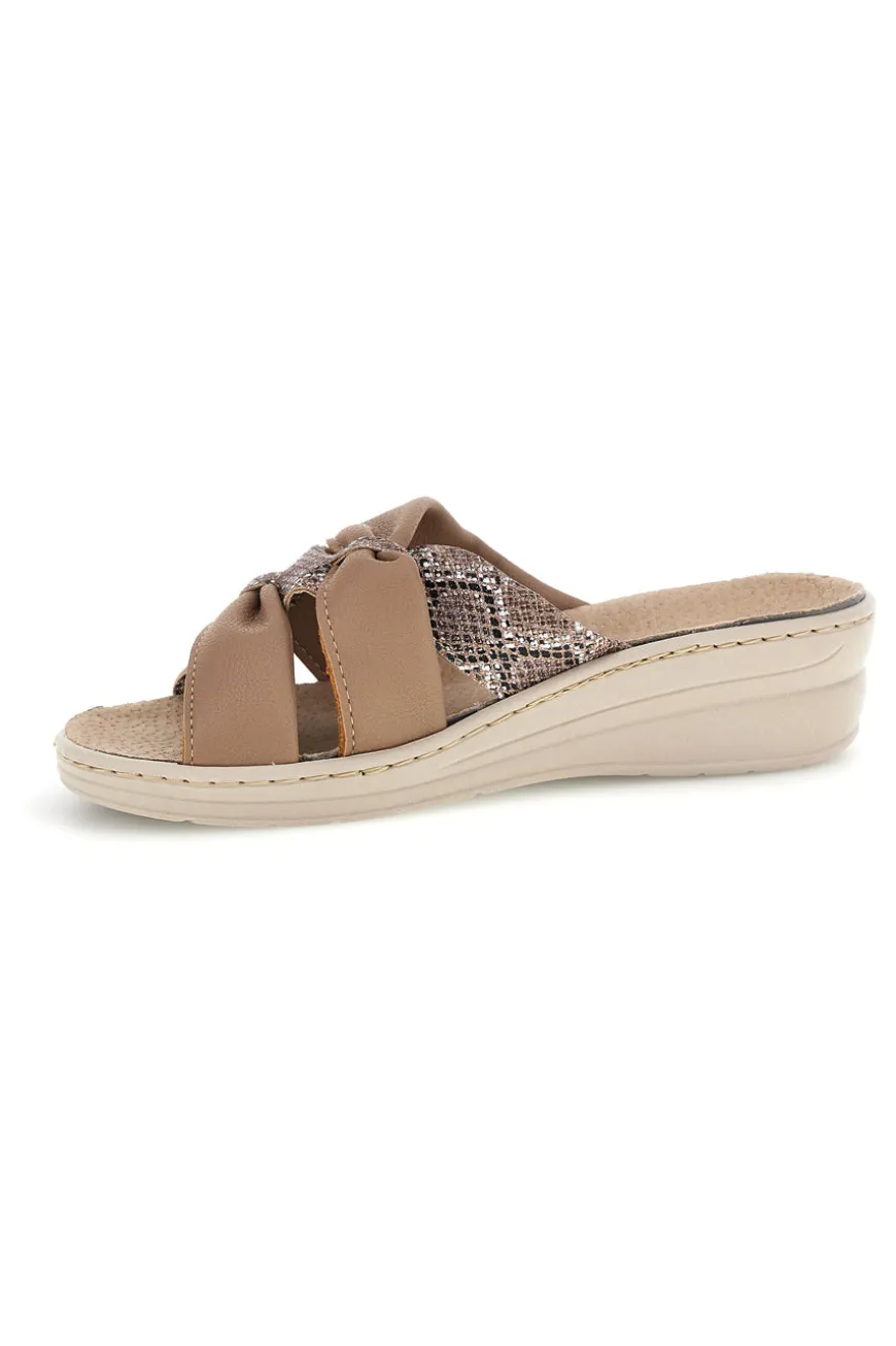 Ciabatte beige con fasce incrociate, inserti animalier e soletta estraibile Prima riga 1401
