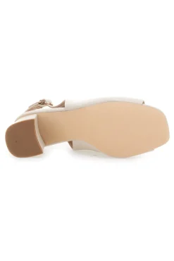 Nudefarbene Sandalen mit Riemen hinten und Öffnung vorne FIRST LADY P545