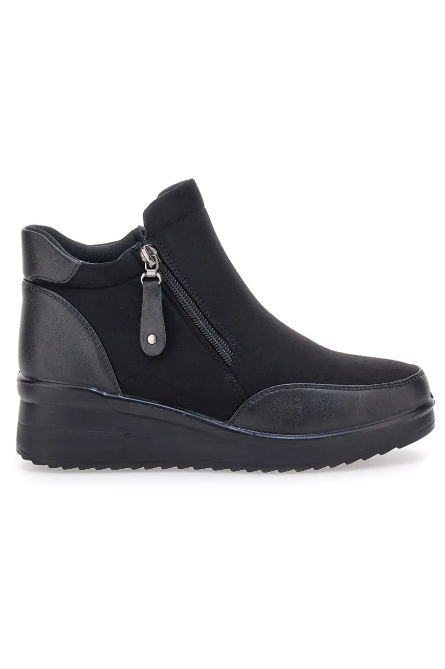 Plocadi MIN63 schwarze Stiefeletten mit seitlichem Reißverschluss und weicher Innensohle