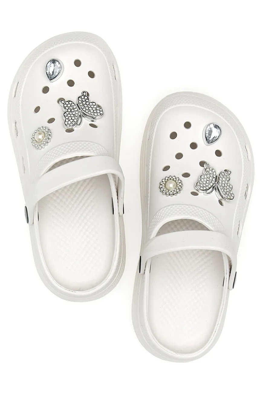 Sabot bianco con charms decorativi 2T2L 2035