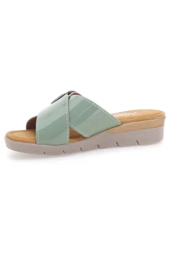 Salbeigrüne Slipper mit Schnalle und Komfortsohle COMFORTABLE LINE 8018