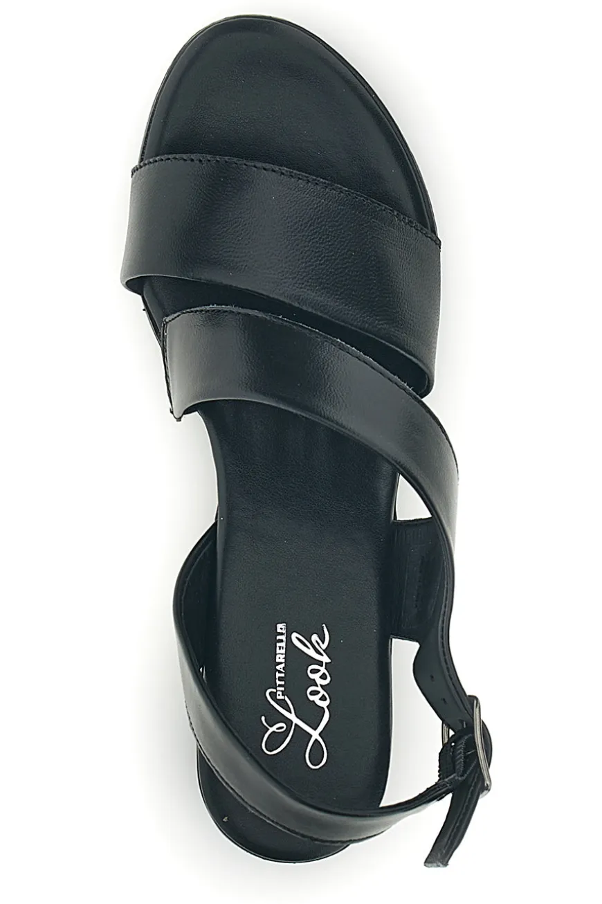 Sandali neri in pelle con fasce incrociate Pittarello look 243080