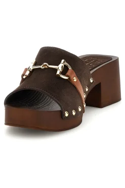 Sandalo marrone in pelle con tacco e borchie Pittarello Must Have 11938
