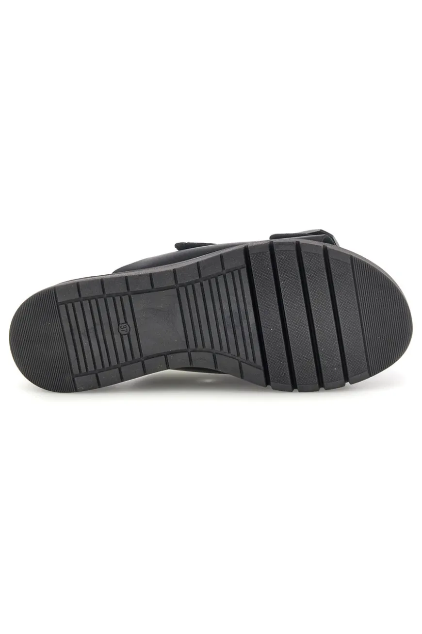 Schwarzer Slipper mit doppeltem Riemen und Schnallen Prima riga V113