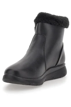 Schwarze Stiefeletten mit Reißverschluss im Café kosten 4195
