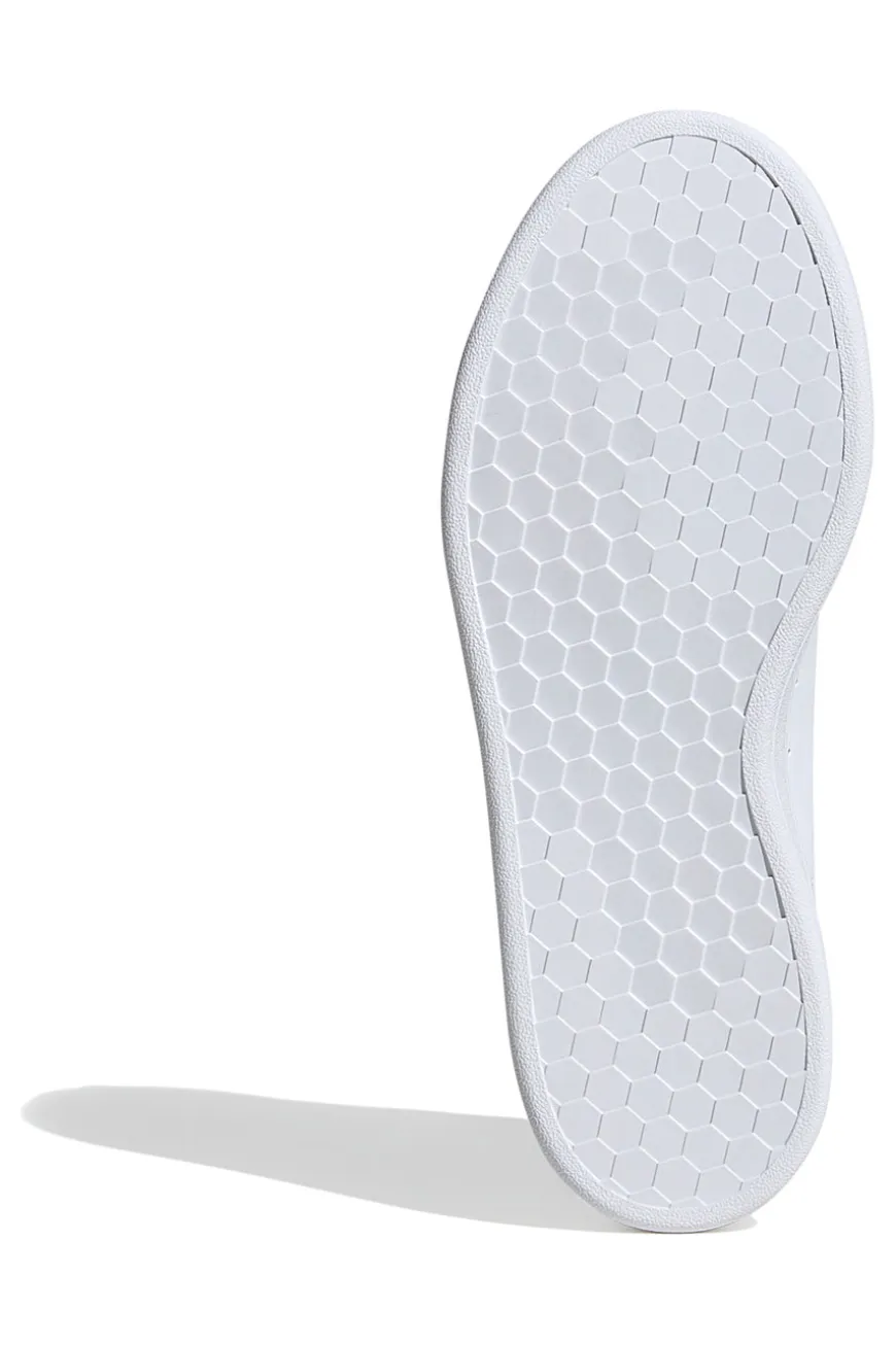 Sneakers bianche con finitura liscia Adidas Urban Court