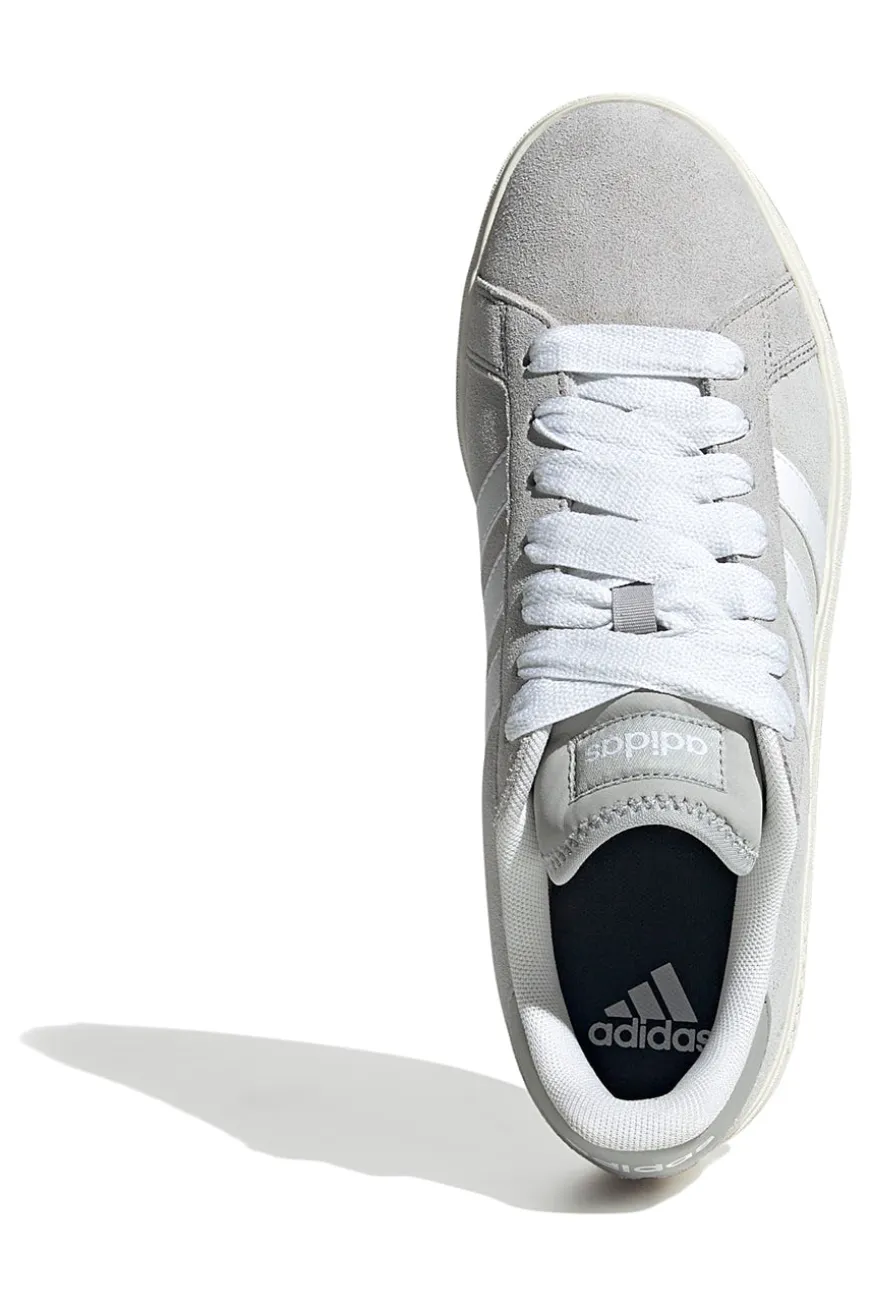 Sneakers grigie con dettagli bianchi stile retrò Adidas Grand Court Base 00s