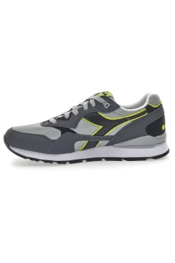 Sneakers Grigie con Tomaia in Pelle DIADORA N.92