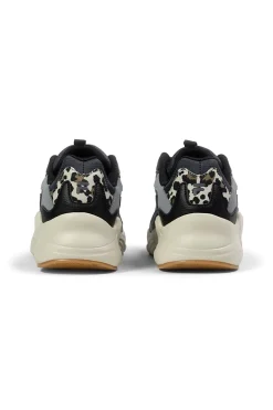 Sneakers nere con dettagli animalier e suola chunky Fila FFW0194