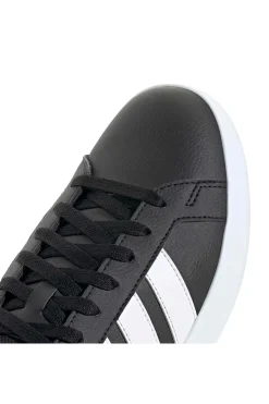 Sneakers nere con dettagli bianchi stile iconico Adidas Grand Court Base 3