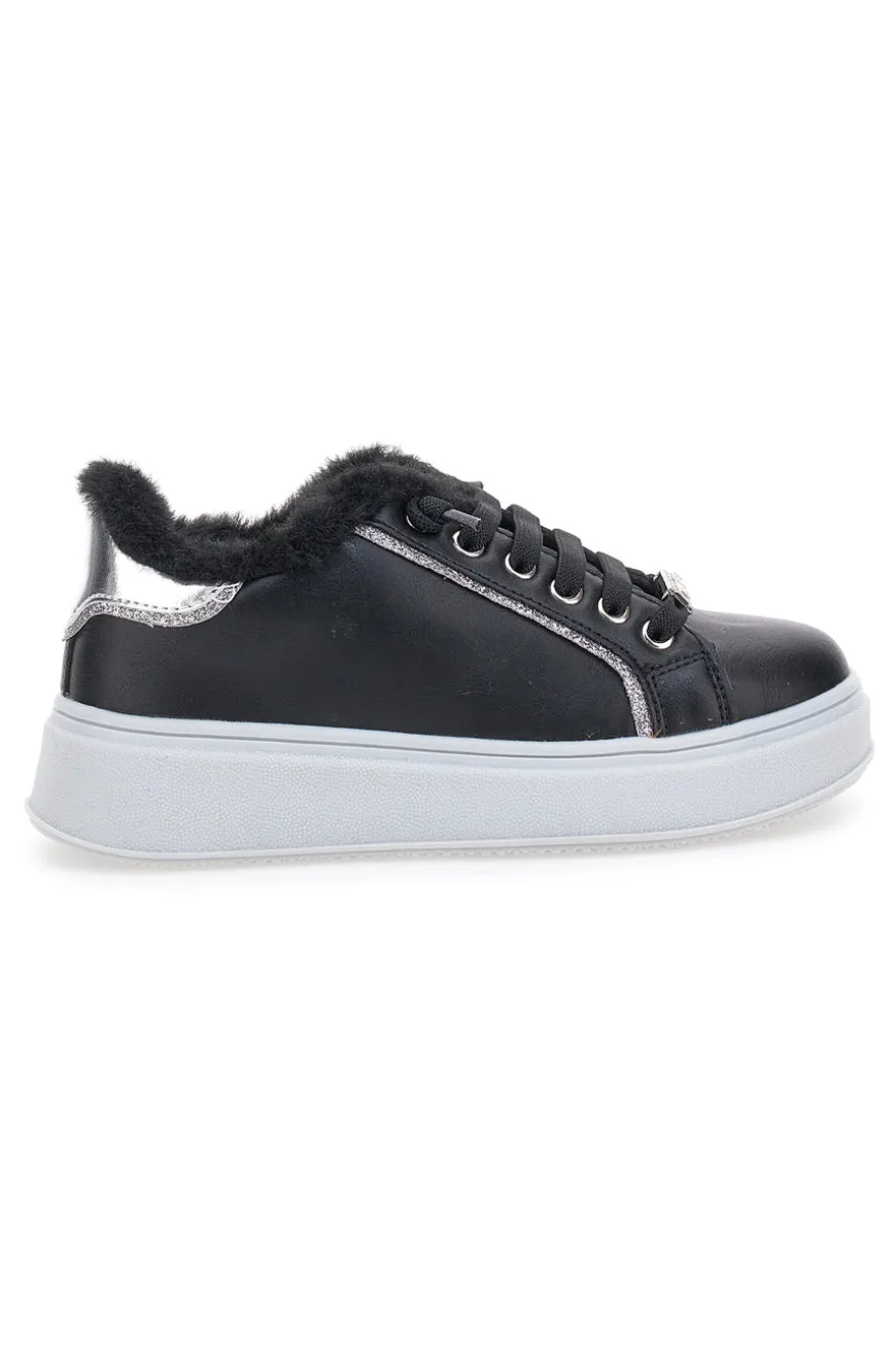 Sneakers nere con pelliccia e dettagli metallici Grazie Girl 153451