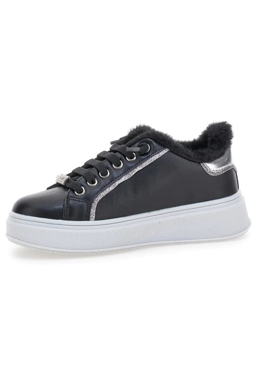 Sneakers nere con pelliccia e dettagli metallici Grazie Girl 153451