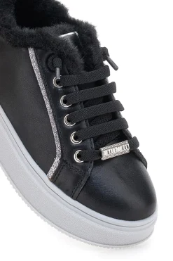 Sneakers nere con pelliccia e dettagli metallici Grazie Girl 153451
