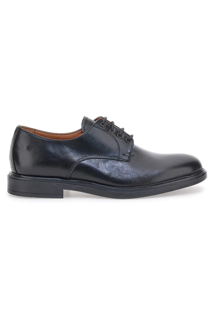 Stringate nere con tomaia liscia in vera pelle PITTARELLO 6851