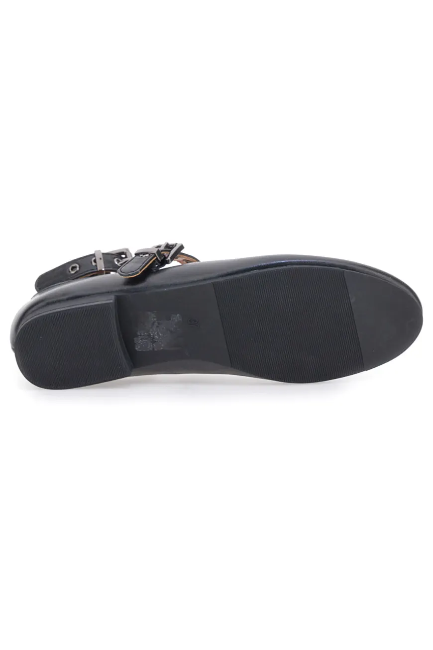 The First IDEA2286 Schwarze Ballerinas mit Nietenriemen