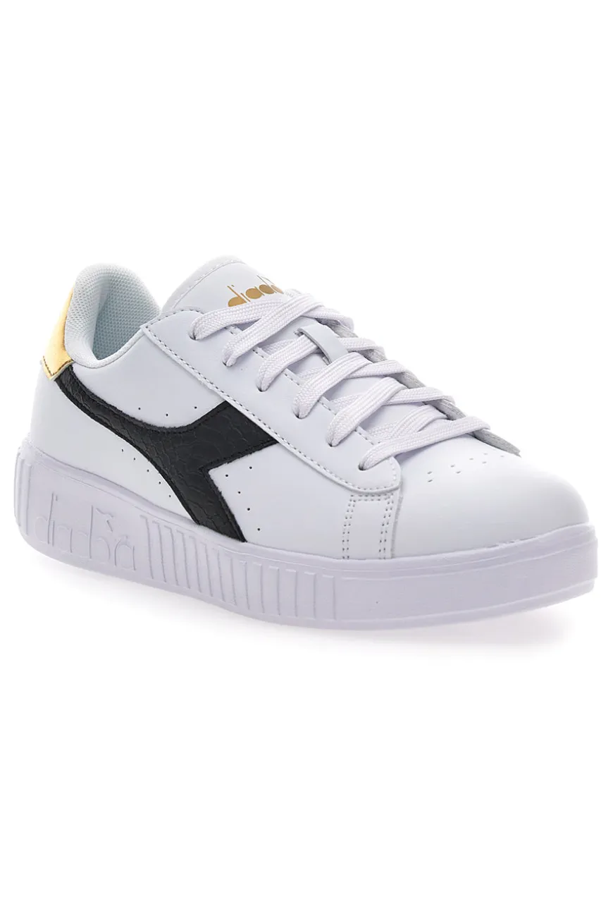 Weiße Sneakers mit schwarzem und goldenem Logo DIADORA GAME STEP SKIN GS