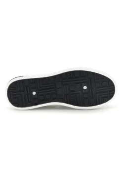 Weiße Turnschuhe mit kontrastierenden Einsätzen und Schnürsenkeln Carrera CAM643021038