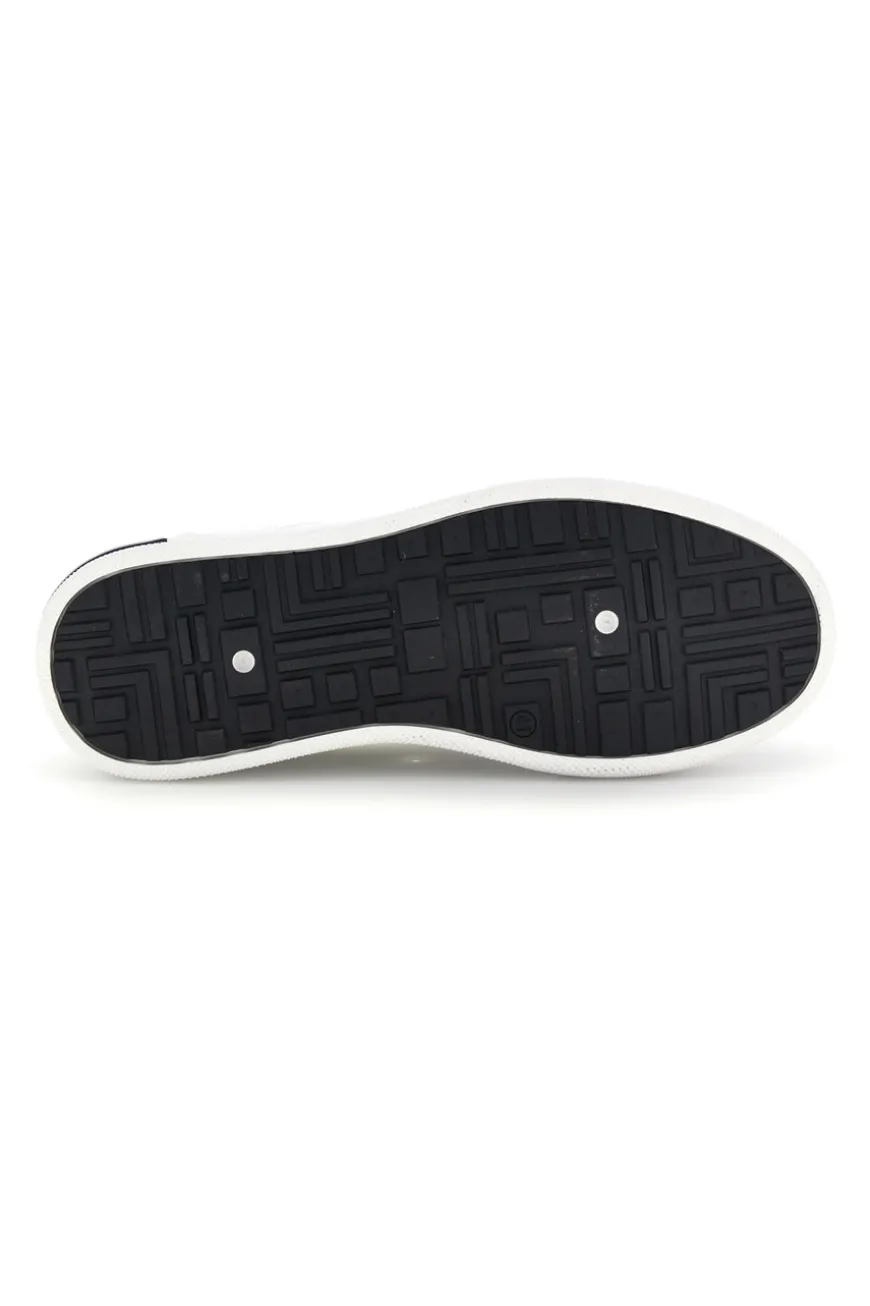 Weiße Turnschuhe mit kontrastierenden Einsätzen und Schnürsenkeln Carrera CAM643021038