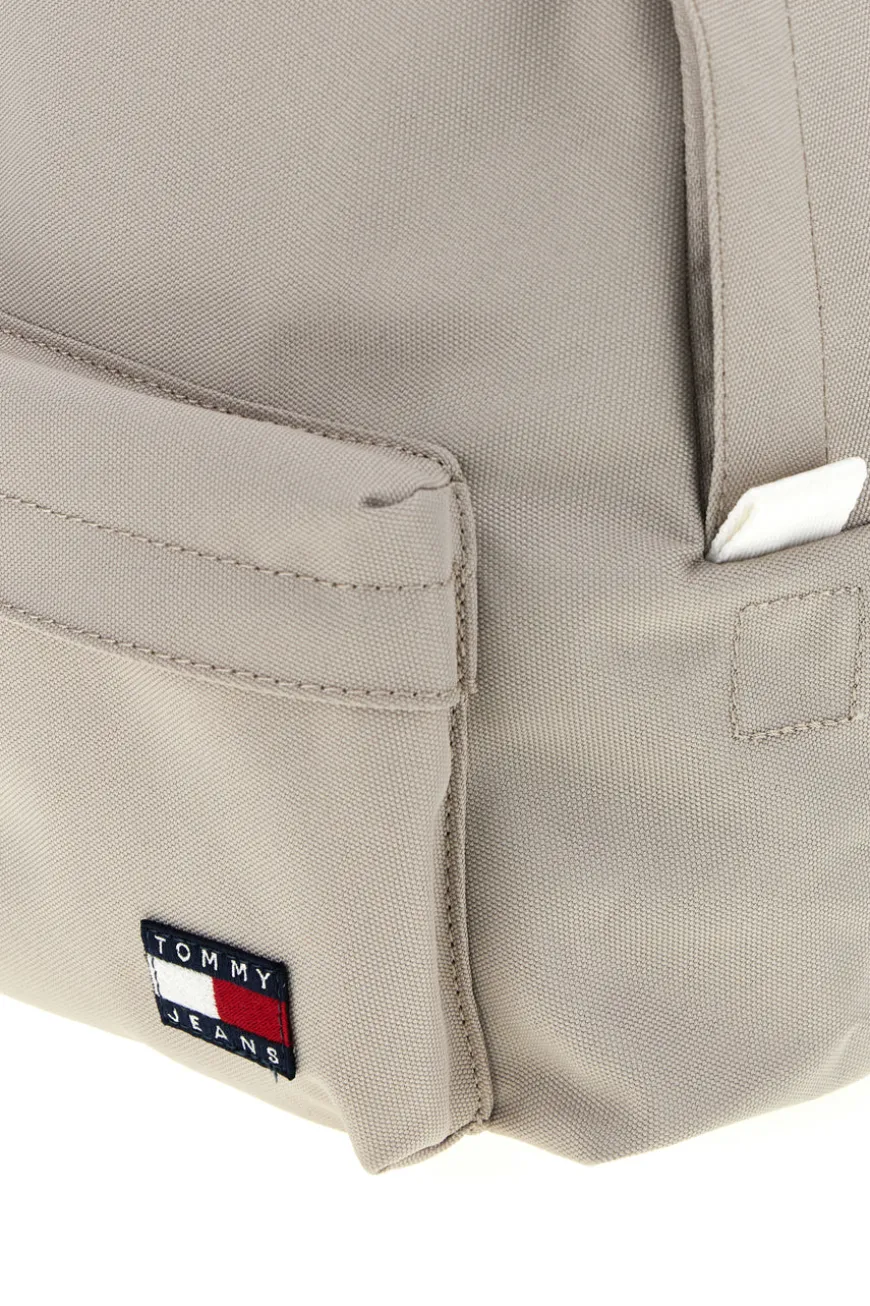 Zaino Tortora in Tessuto con Dettagli Bianchi e Badge Logo Tommy Jeans 18648
